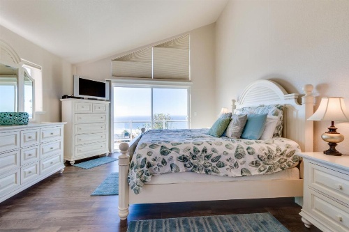 Pacific View Paradise image 30
